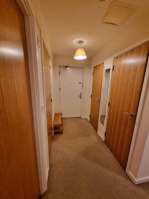 Laura'S Place Apartment Айсълуърт Екстериор снимка
